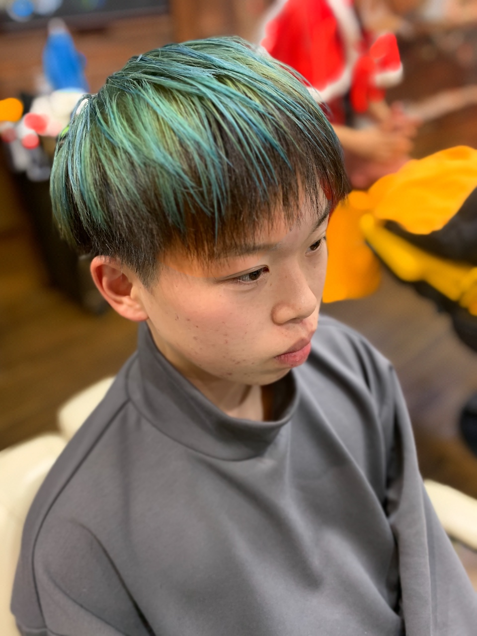 ツイストパーマ コバルトブルーカラー ヘアスタイルギャラリー 理容室 La Beaut E Isami Hair